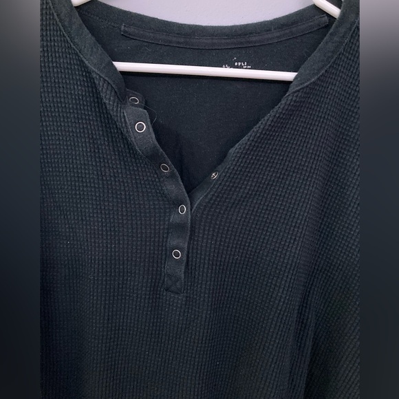 Offline by Aerie Wow! Black Waffle Knit Henley Top - Picture 4 of 6